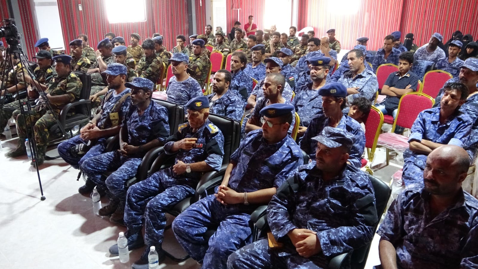 فريق التوجيه المعنوي يواصل برنامجه التوجيهي لمنتسبي شرطة الدوريات والأمن الخاص بالمهرة