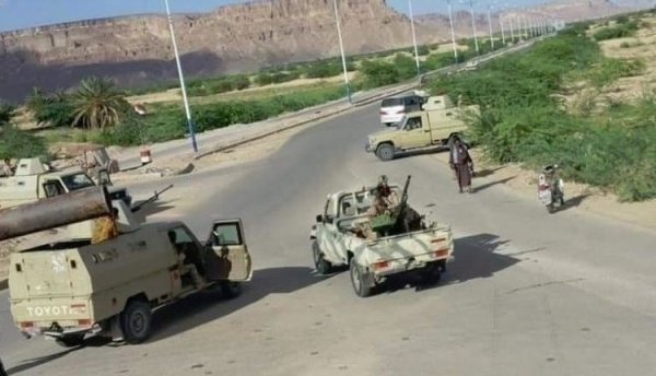 صحيفة عمانية: اليمن يمرّ باللحظة الأخطر في تاريخه الحديث 