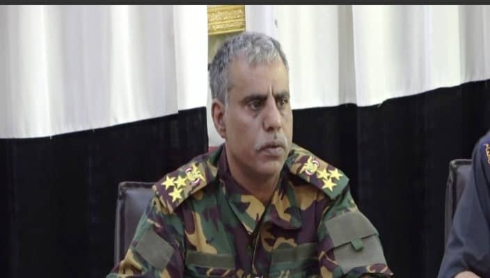 مدير أمن المهرة يترأس اجتماعًا بإدارة الجوازات لمناقشة تسهيل حركة المسافرين عبر المنافذ 
